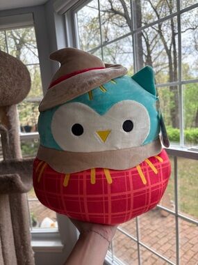 Winston the blue owl scarecrow Squishmallows Red Plaid and tan halloween nwt 12i